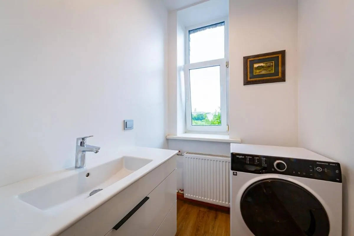 Image 6 of Just Renovated Stories Apartment Free parking