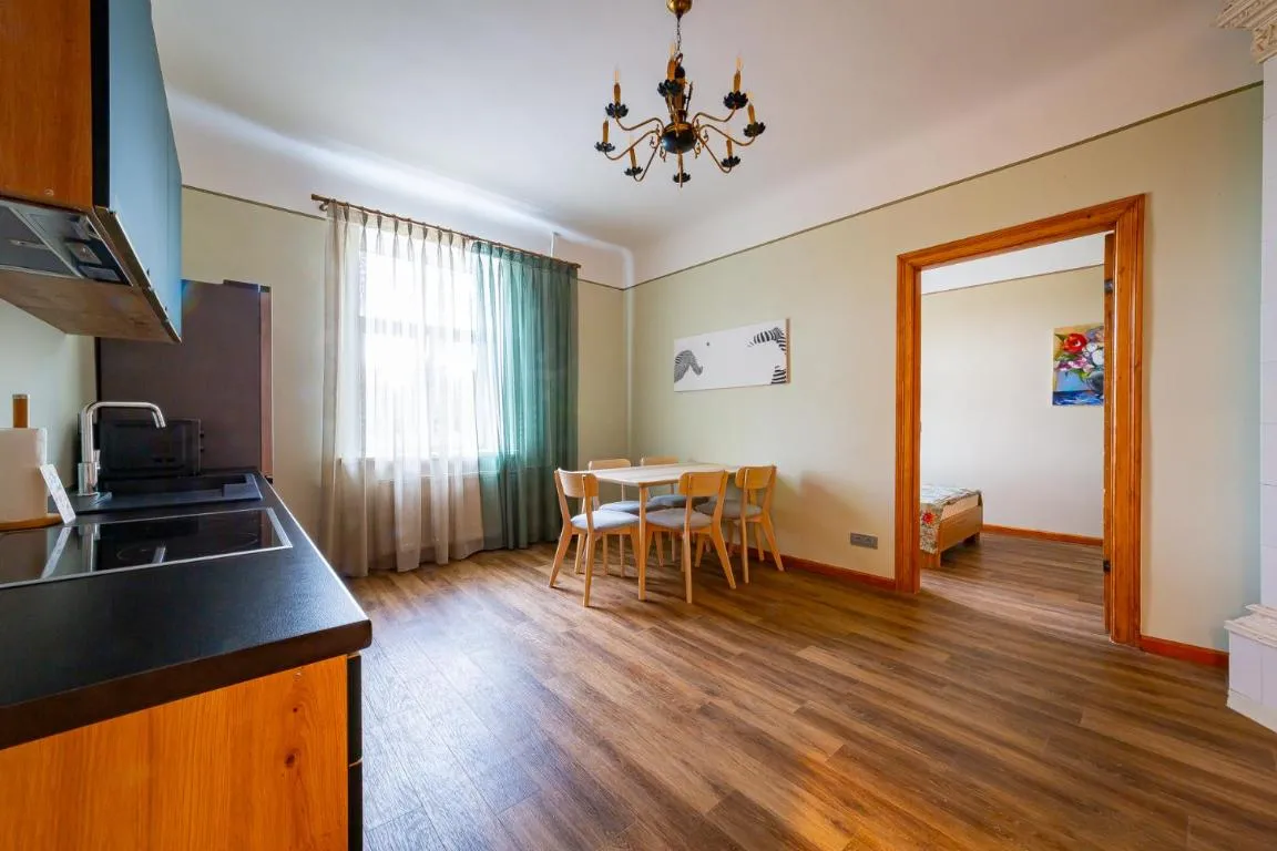 Image of Just Renovated Stories Apartment Free parking