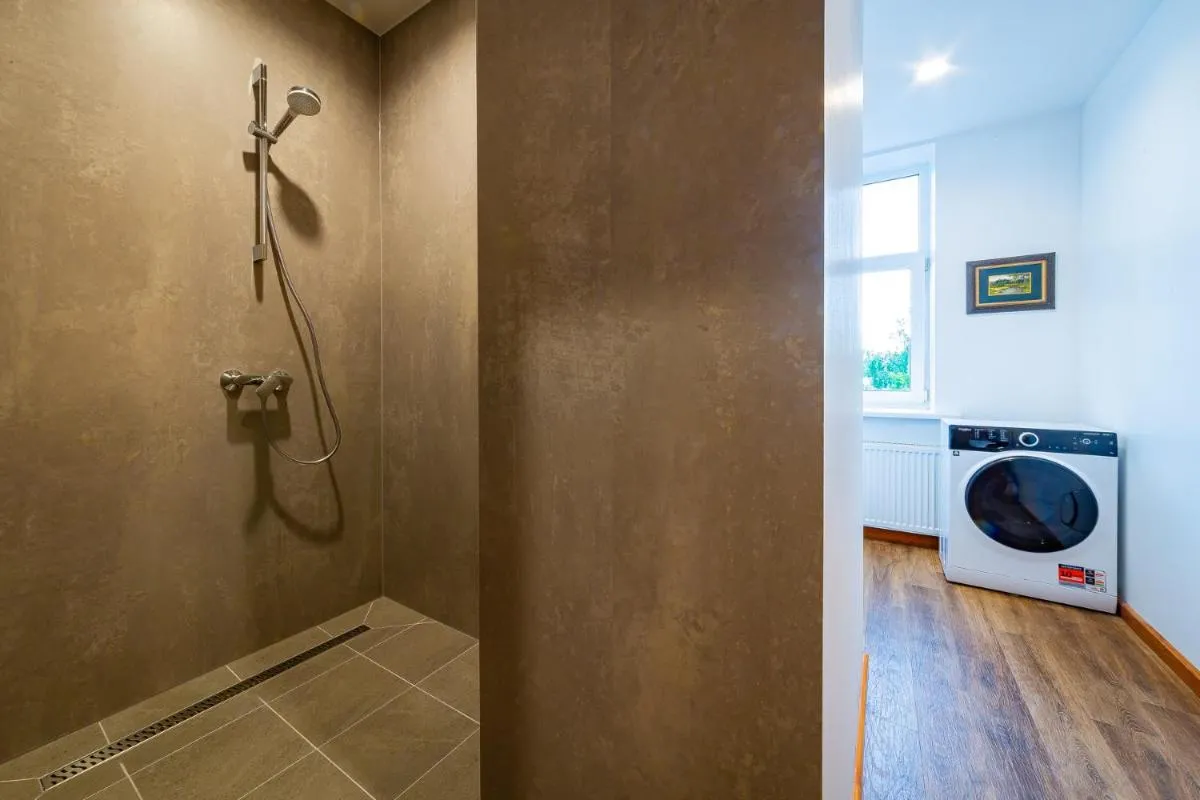 Image 2 of Just Renovated Stories Apartment Free parking