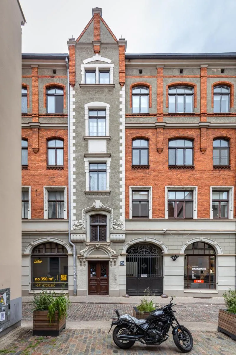 Image 3 of K1820 apartments