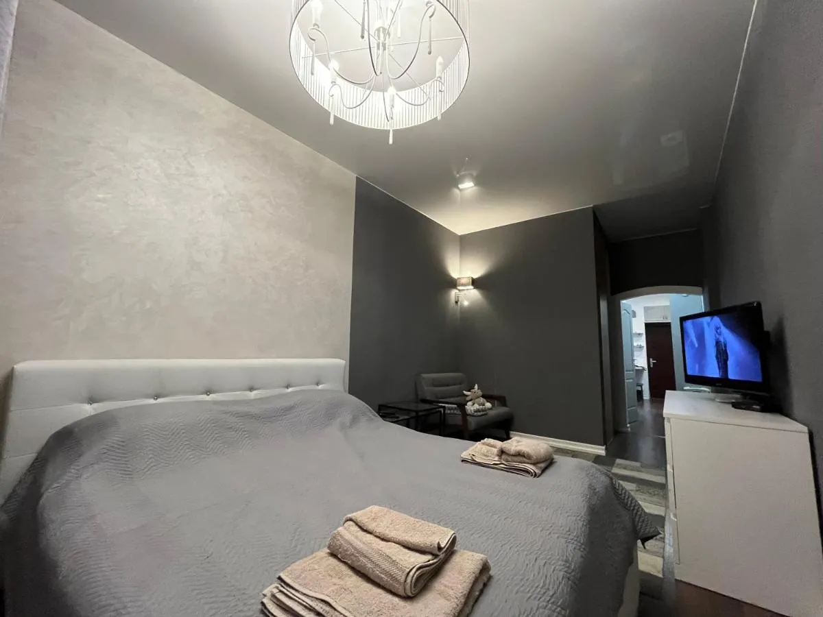 Image 2 of Kingsize bed Self check in & Smart tv and Parking