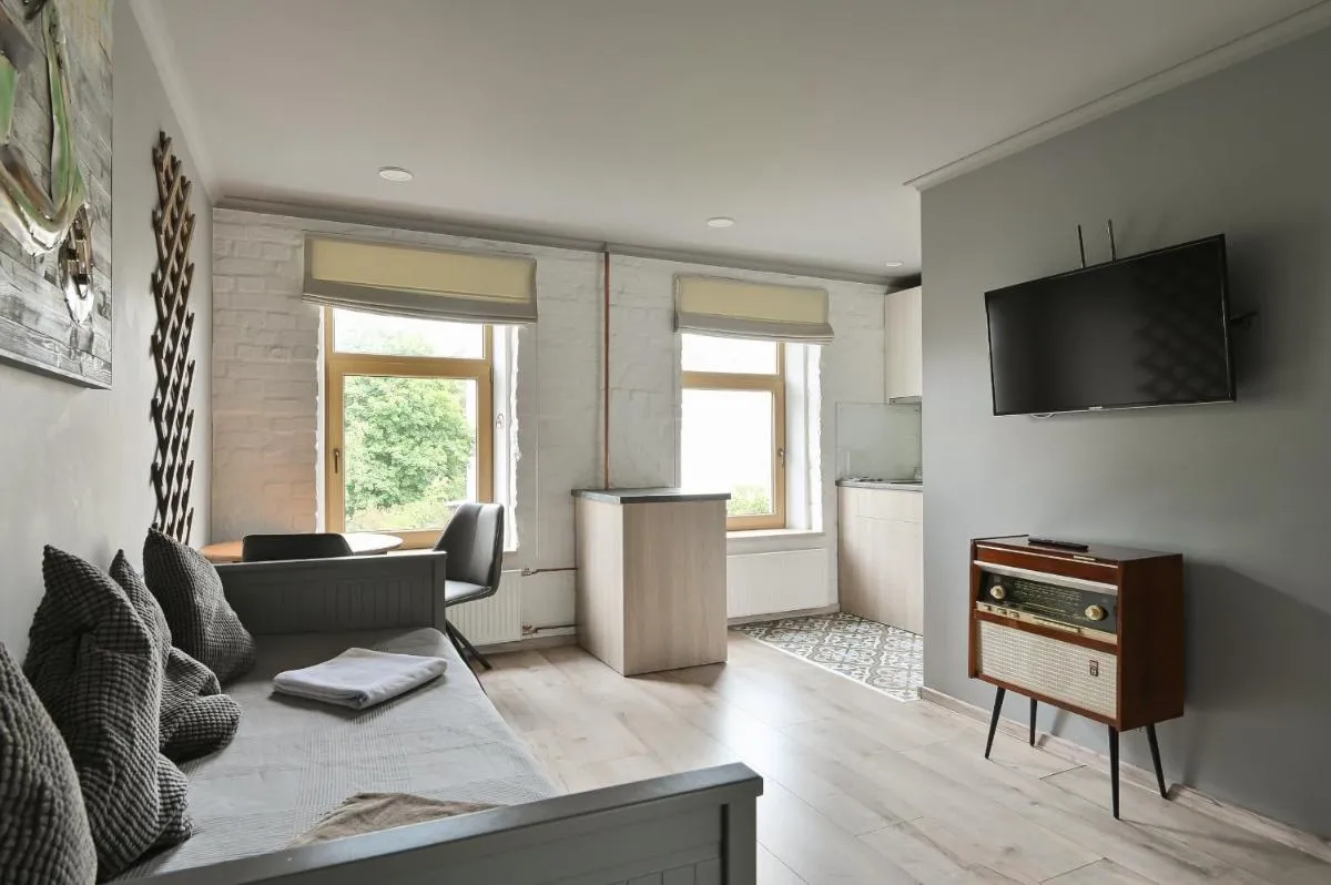 Image 4 of Loft design studio apartment & FREE parking