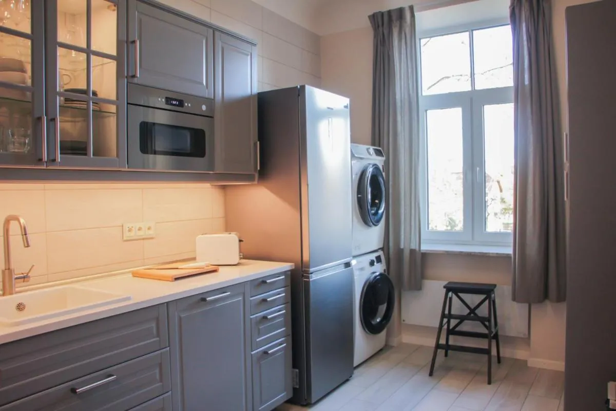 Image 1 of Luxury Renovated – 600 Mbit – 64 M2 – 65 inch TV