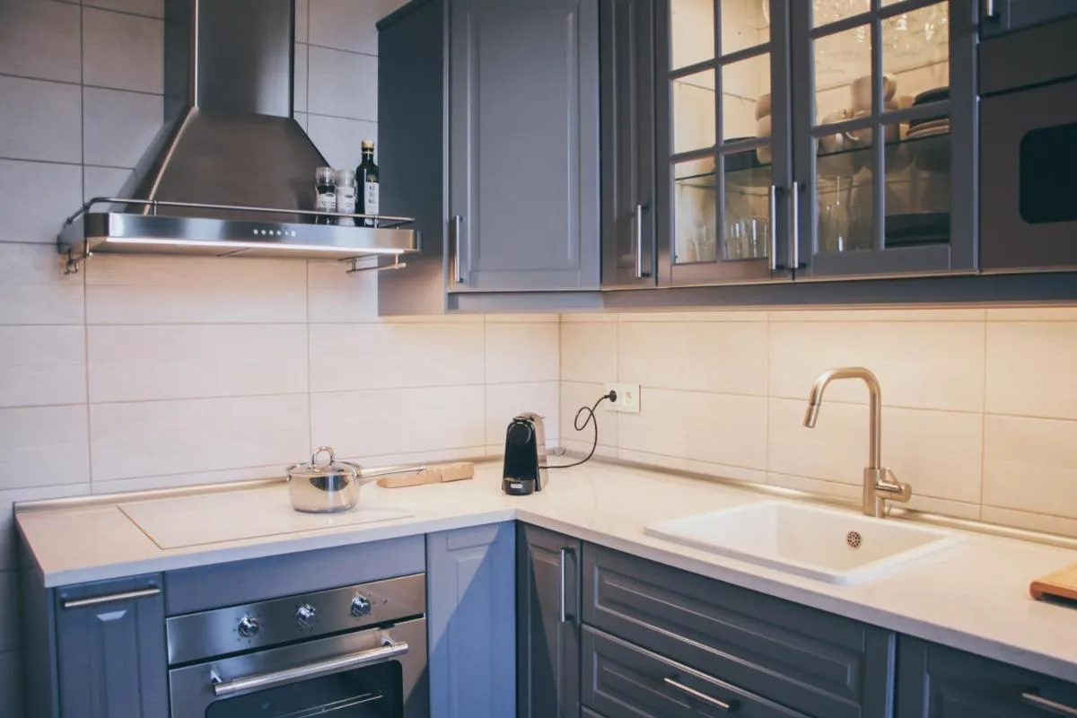 Image 3 of Luxury Renovated – 600 Mbit – 64 M2 – 65 inch TV