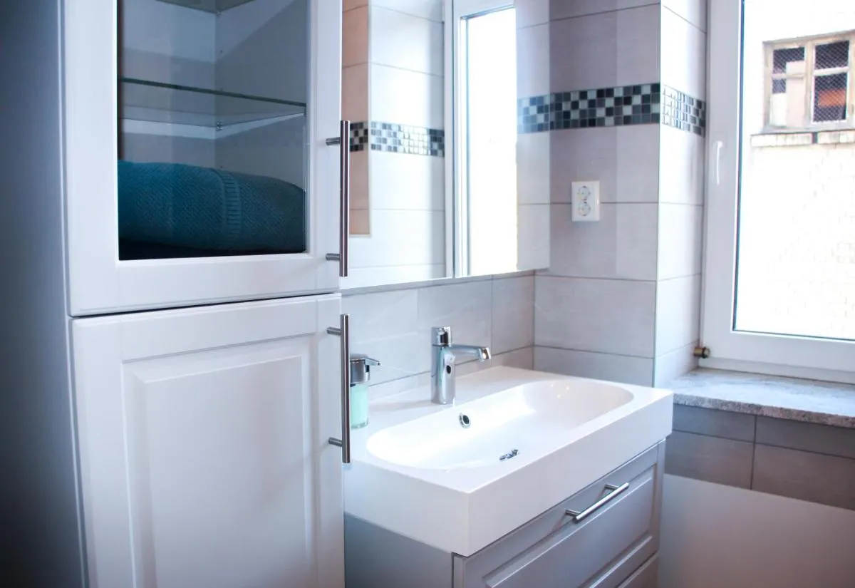 Image 5 of Luxury Renovated – 600 Mbit – 64 M2 – 65 inch TV