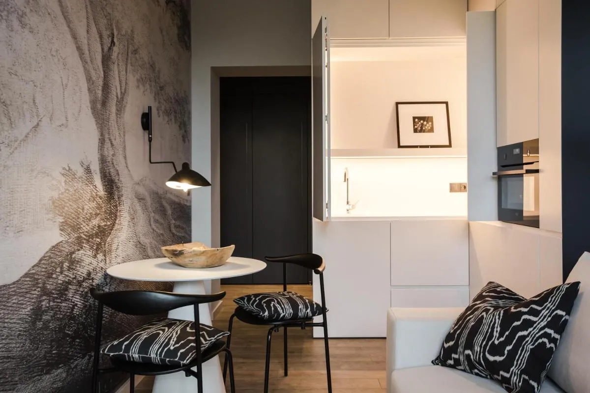 Image 3 of Luxury studio with a park view