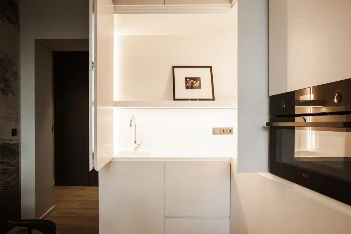 Image 2 of Luxury studio with a park view