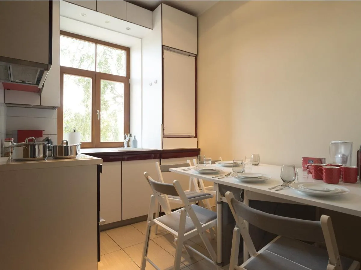 Image 3 of Midcentury modern, quiet, 40m studio with bath