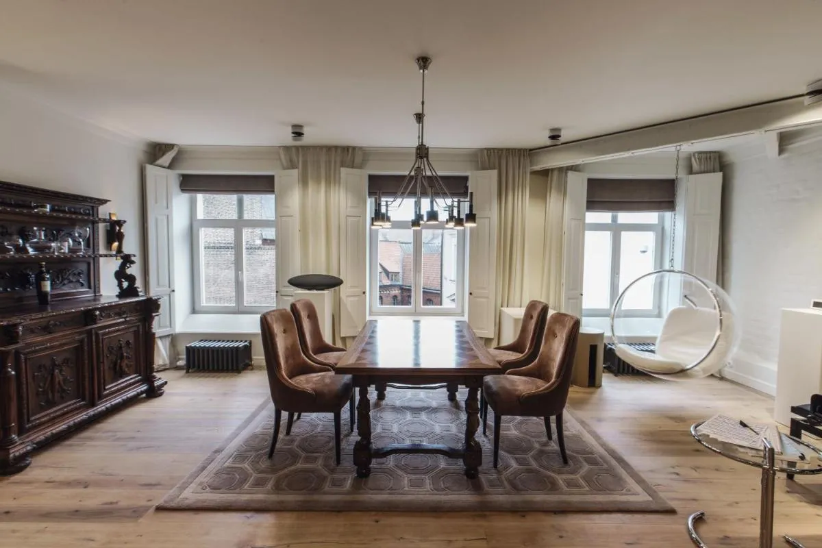 Image 4 of Millionaire suite