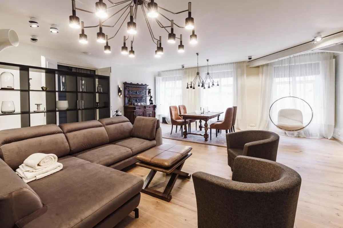Image 6 of Millionaire suite