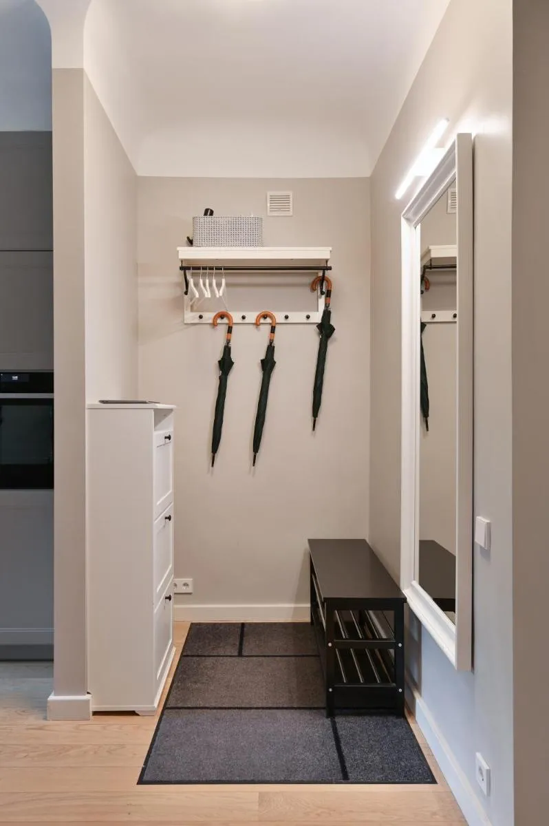Image 4 of Modern 2-bdrm Centre apartment