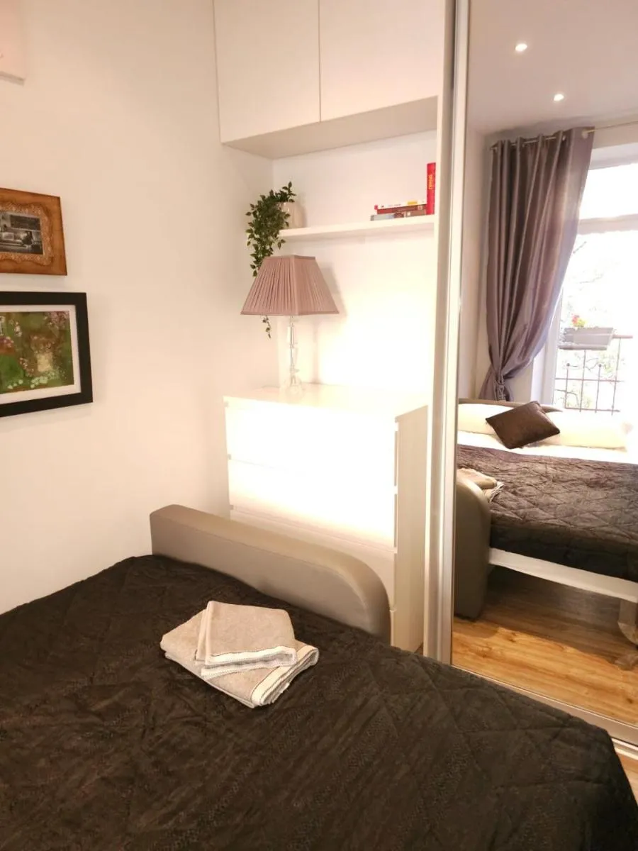 Image 6 of Modern 2 bedroom apartment in the city centre
