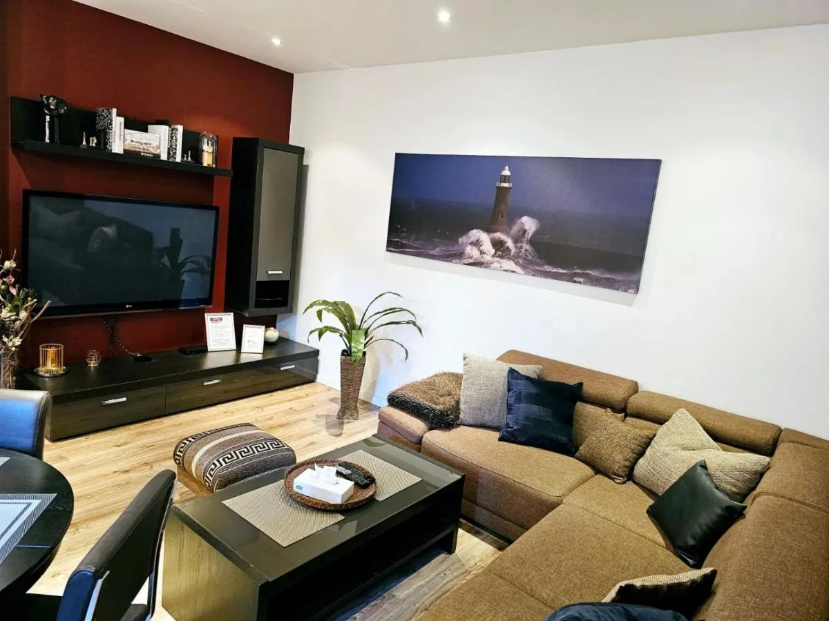 Image 1 of Modern 2 bedroom apartment in the city centre
