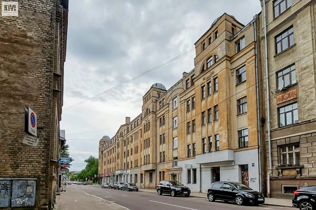 Image 2 of Modern 2 bedroom apartment in the city centre
