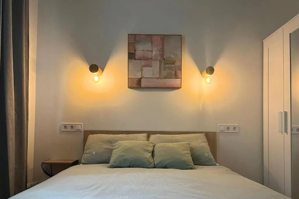 Image 2 of Modern & Cosy City Center Flat