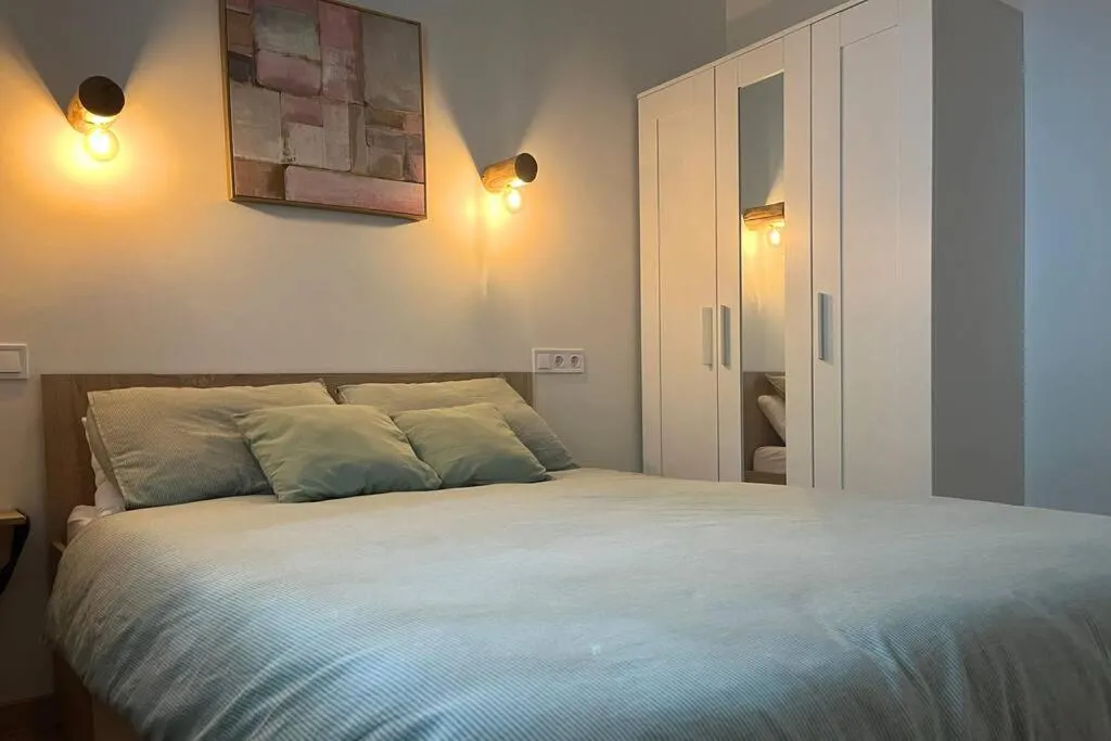 Image 4 of Modern & Cosy City Center Flat