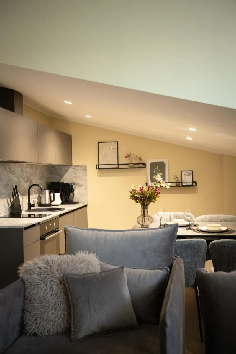 Photo 2 of Modern City Studios In Town Centre – Lift, Self Check-in, AirCon & Smart TV