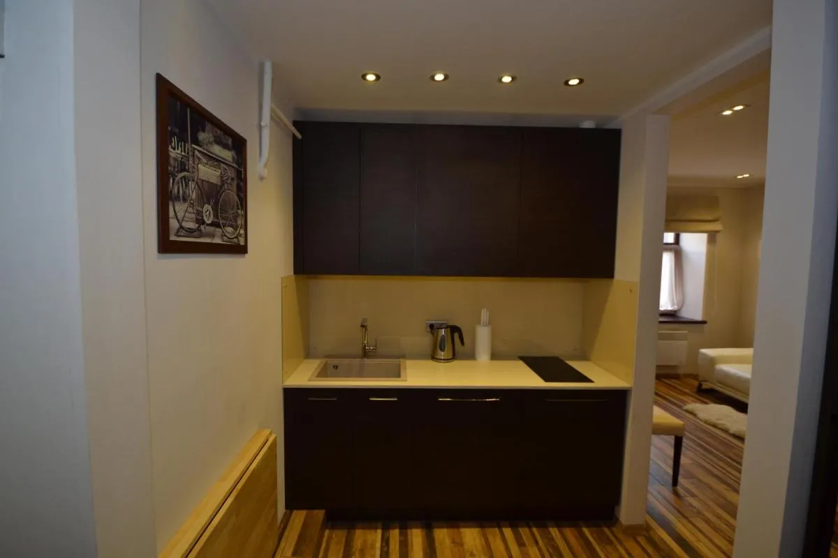 Image 1 of Modern apartment with free parking