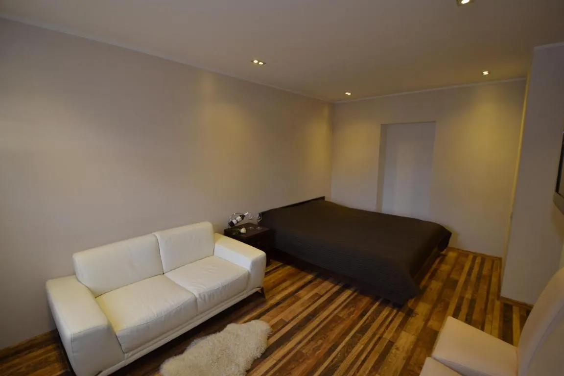 Image of Modern apartment with free parking