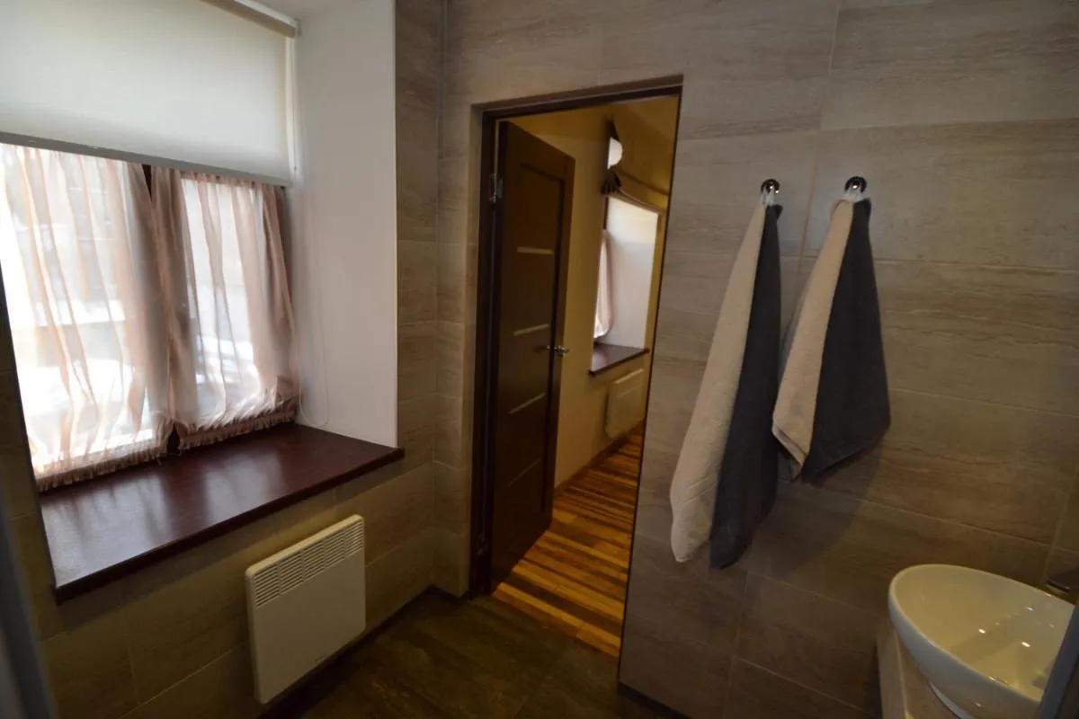 Image 5 of Modern apartment with free parking
