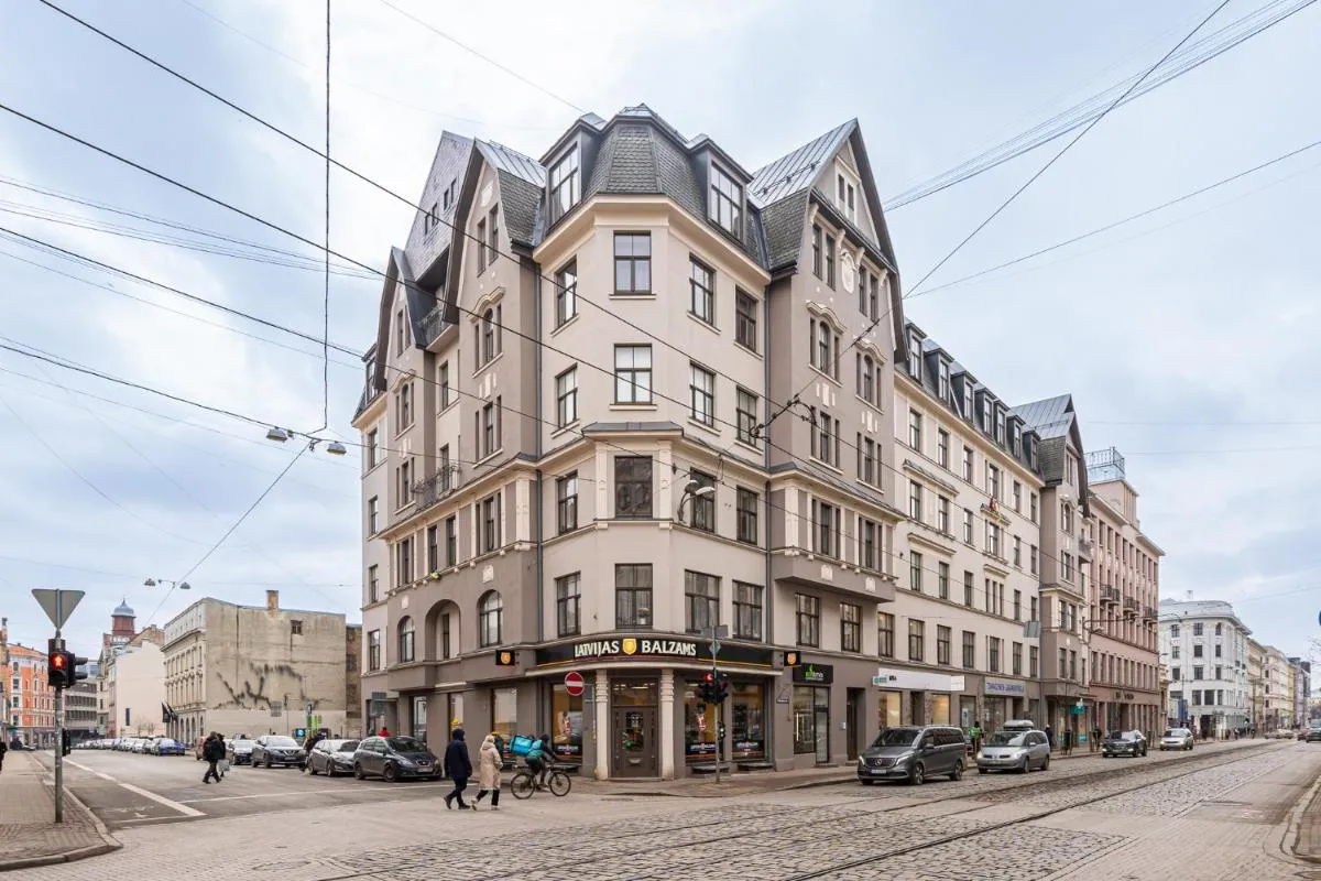 Image 5 of NEW! Quiet studio with elevator, 9 min walk to Old Town
