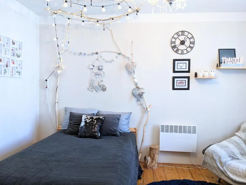 Image of NON-Smoking Rustic Sparkle Apt and Free Parking