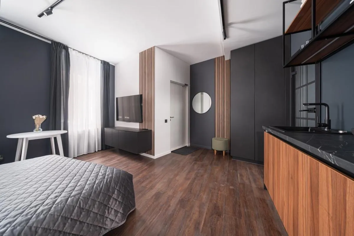 Image 3 of Old Town stylish studio with spacious bathroom