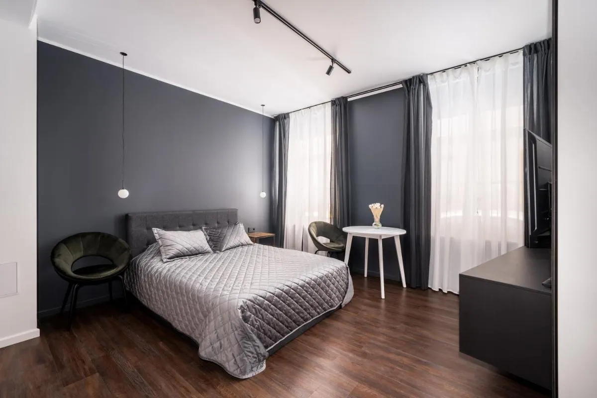 Image 1 of Old Town stylish studio with spacious bathroom