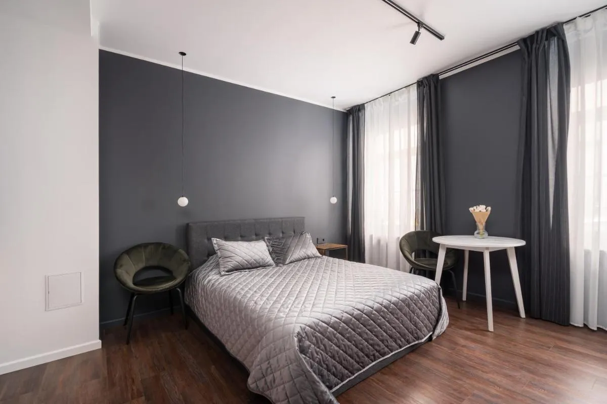 Image 5 of Old Town stylish studio with spacious bathroom