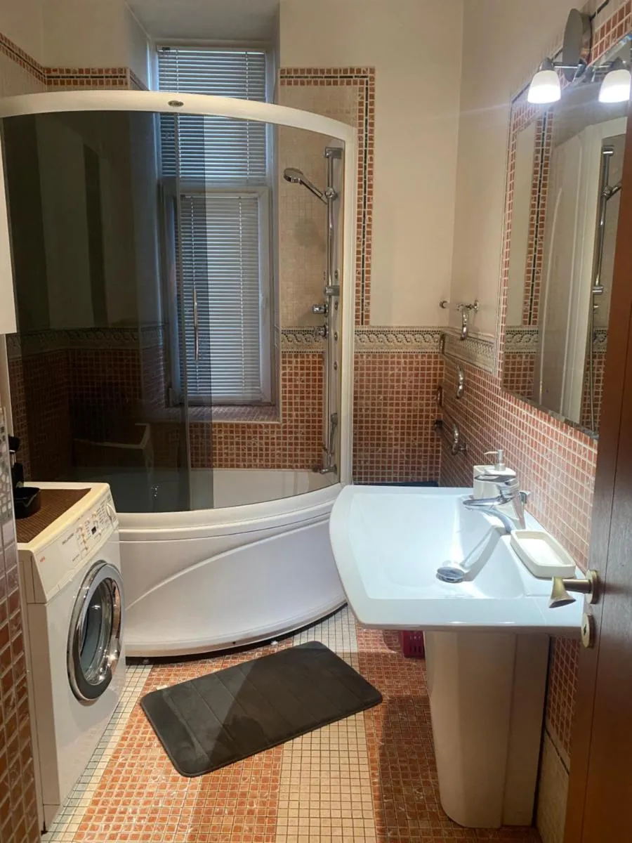Image 2 of Old town apartment near St Peters Basilica