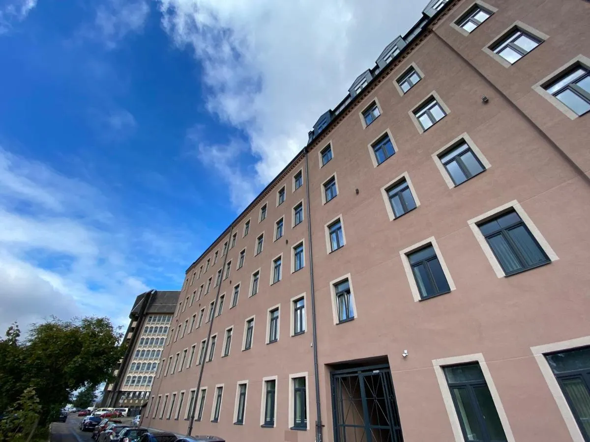 Image 5 of One Bedroom Promenade Apartment