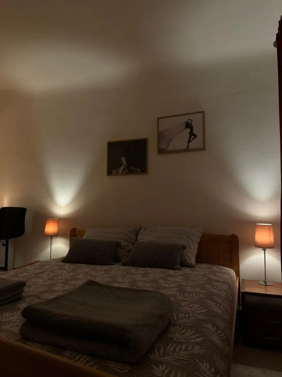 Image 6 of Peaceful 2 room 50m2 Centric 10 min to Old Town AC