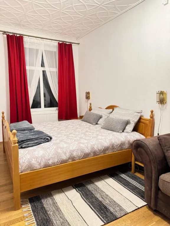 Image of Peaceful 2 room 50m2 Centric 10 min to Old Town AC