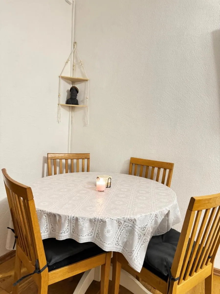 Image 2 of Peaceful 2 room 50m2 Centric 10 min to Old Town AC