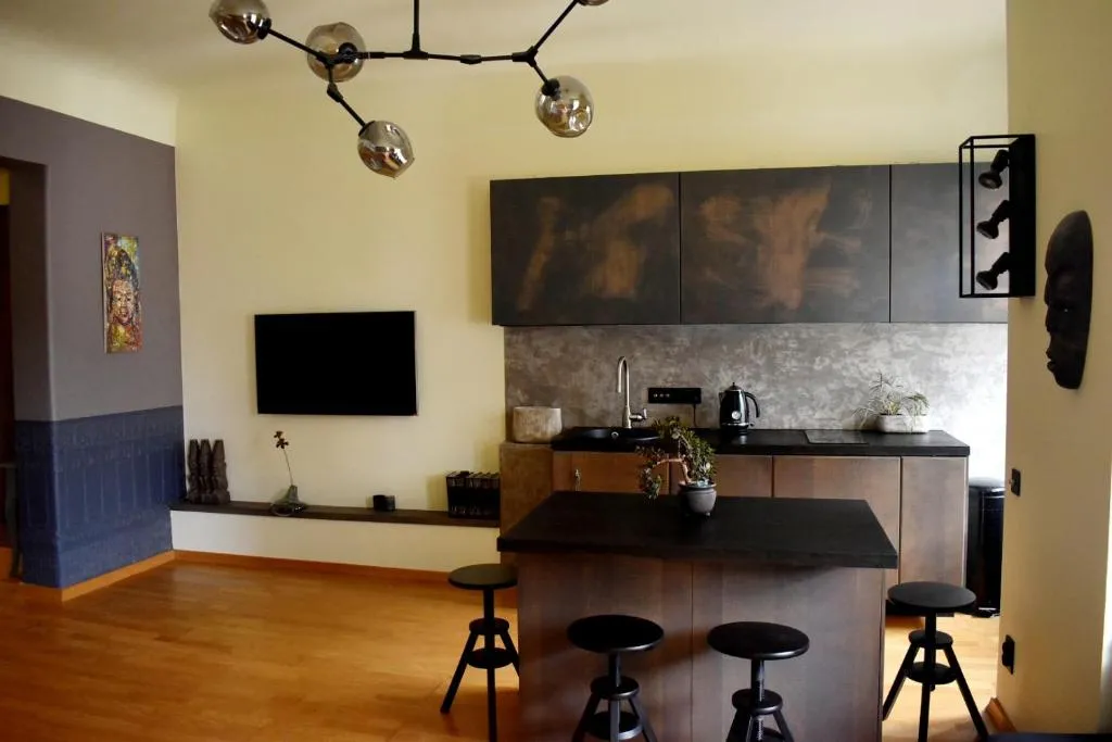 Perfectly Central Apartment 5 min to Old Town & Art Noveau.