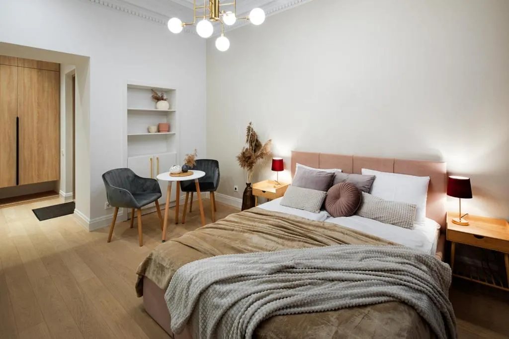 Image 1 of Raina Boulevard Exclusive Design Apartments At Park