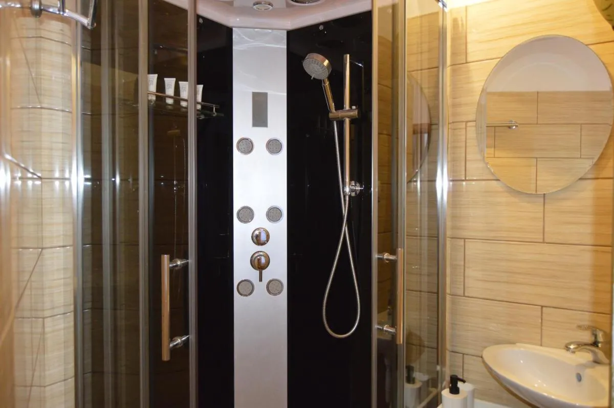 Image 2 of Romantic Studio APT-Great Location- City center-FREE Parking-Self Check-in- till Old town 20 min