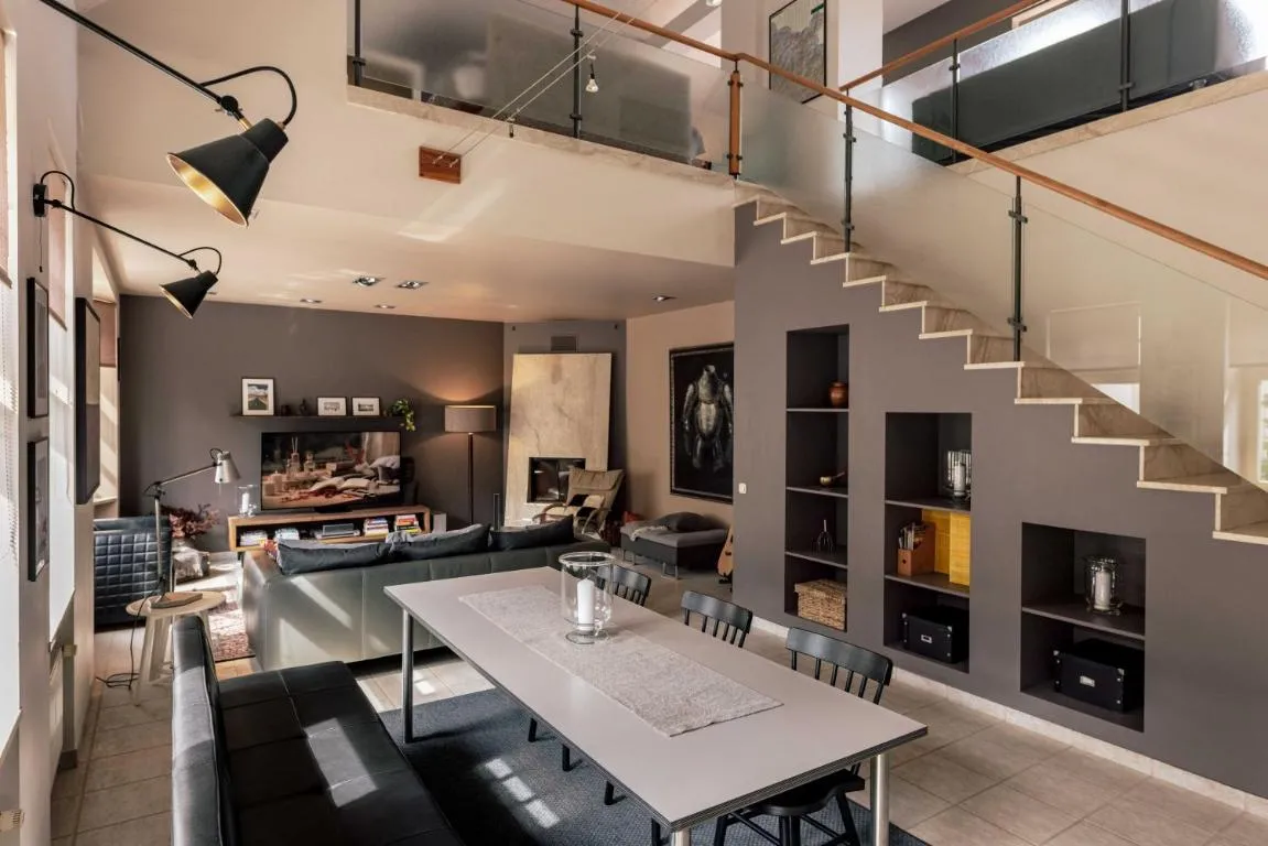Image of Spacious 2-story apt. w/ terrace – 280 m2