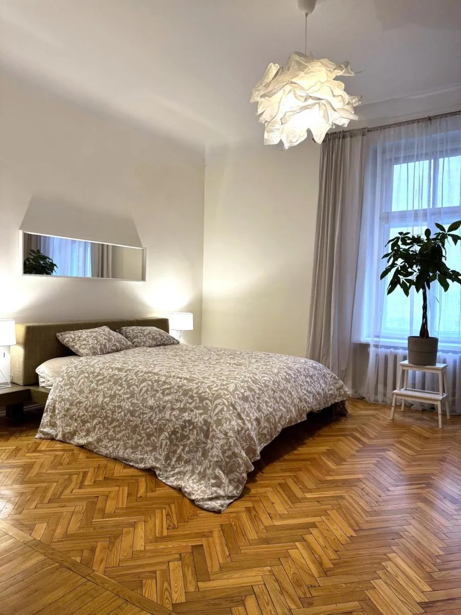 Photo 3 of Spacious Apartment in Art Nouveau District Free Parking