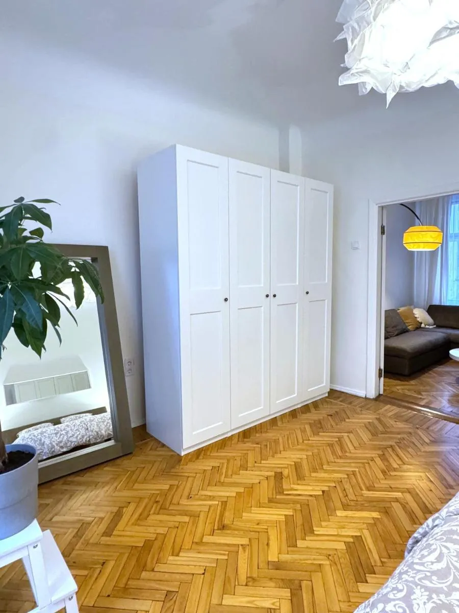 Photo 4 of Spacious Apartment in Art Nouveau District Free Parking