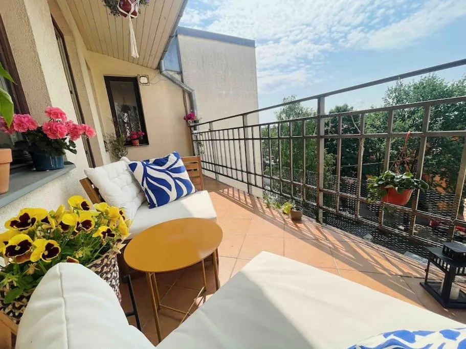 Image 6 of Spacious city apartment with balcony