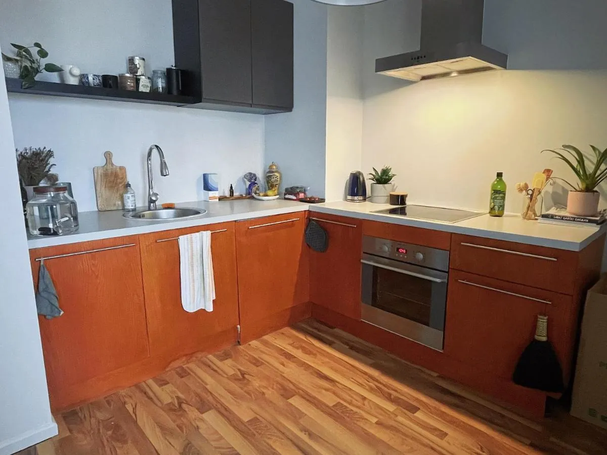 Image 3 of Spacious city apartment with balcony