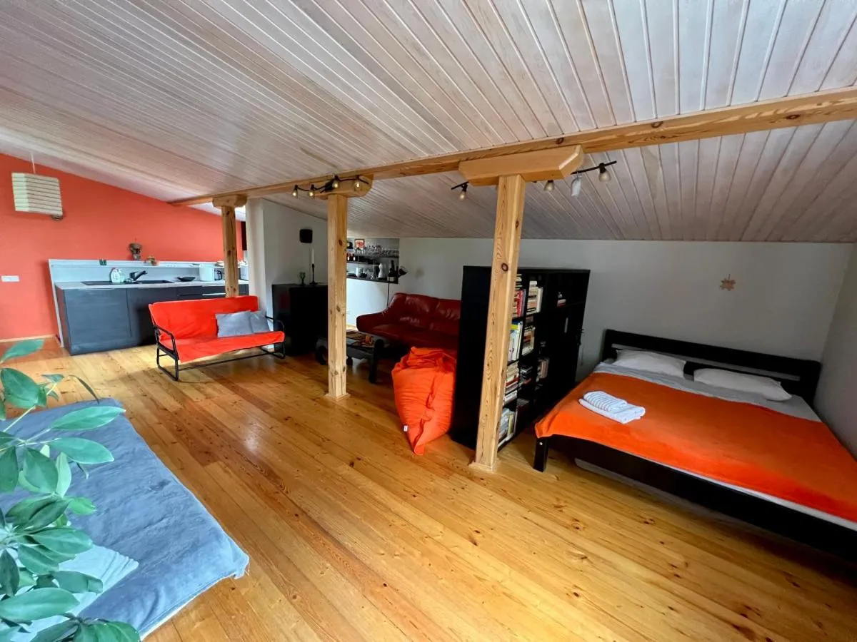 Image 1 of Studio apartment and FREE airport transfer