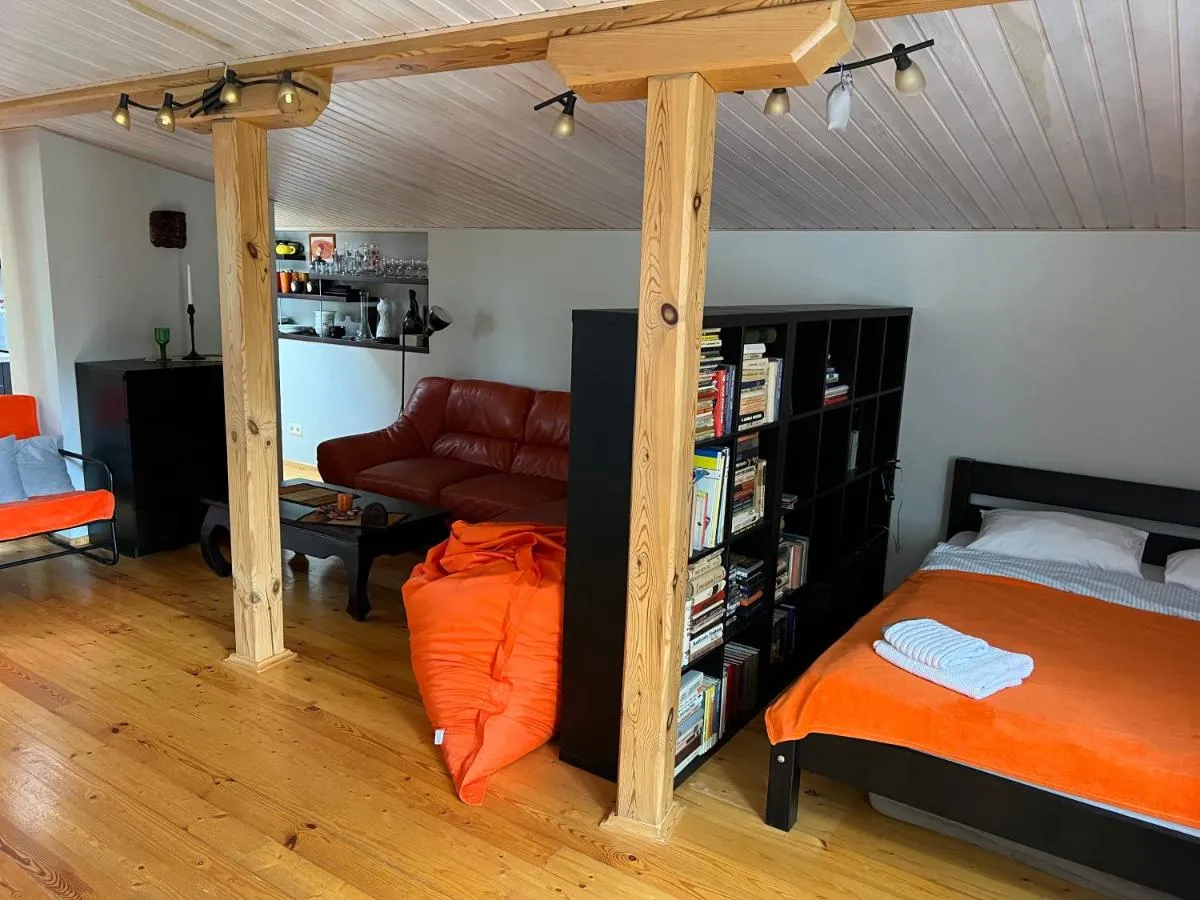 Image 2 of Studio apartment and FREE airport transfer