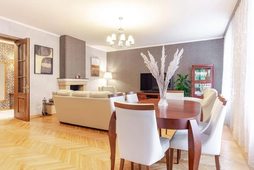 Photo 4 of Sunny flat in art nouveau area
