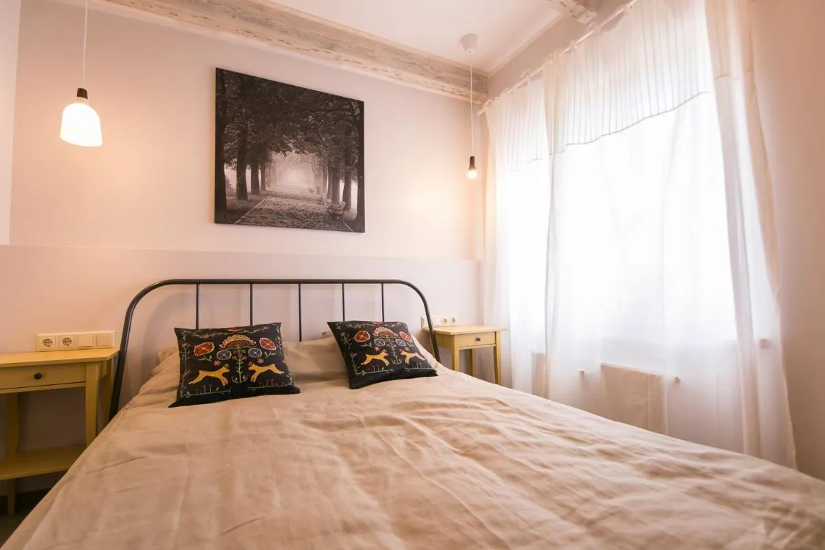 Image 6 of Sunny and compact apartment