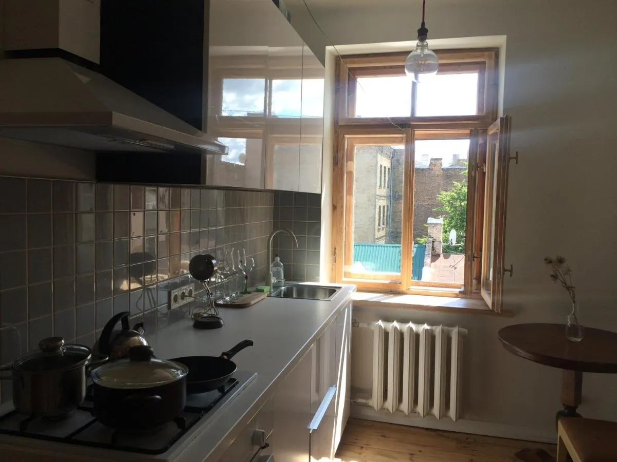 Image 2 of Sunrise apartment in the quiet centre