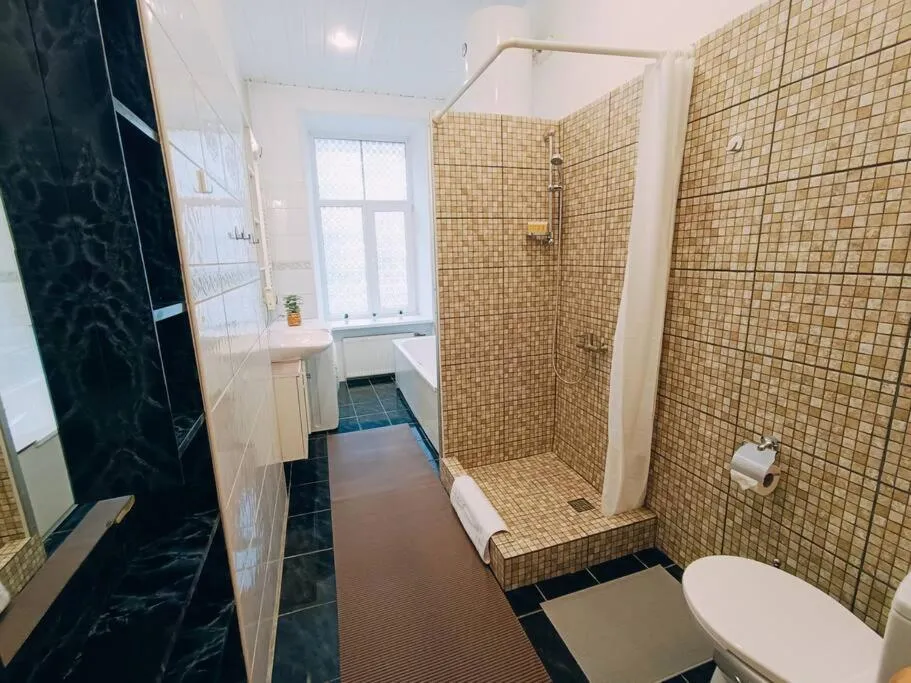 Image 2 of Unique Spacious Classic 3 bedroom Midtown Apartment ! BILLIARD room !
