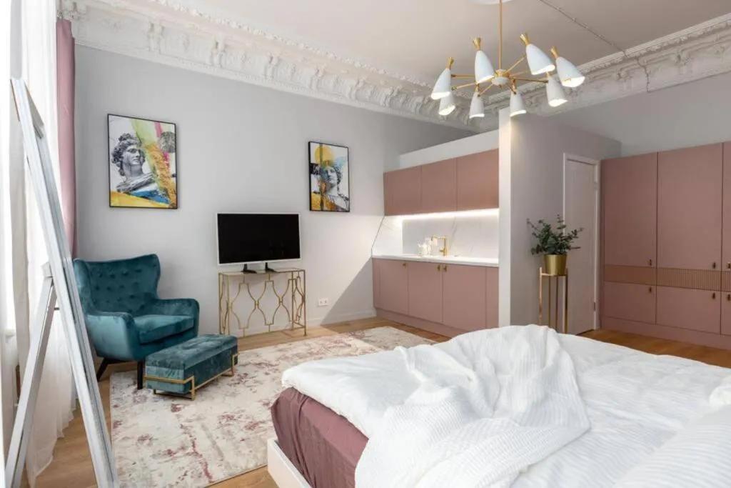 Image 5 of Valentina Design Studio Apartment