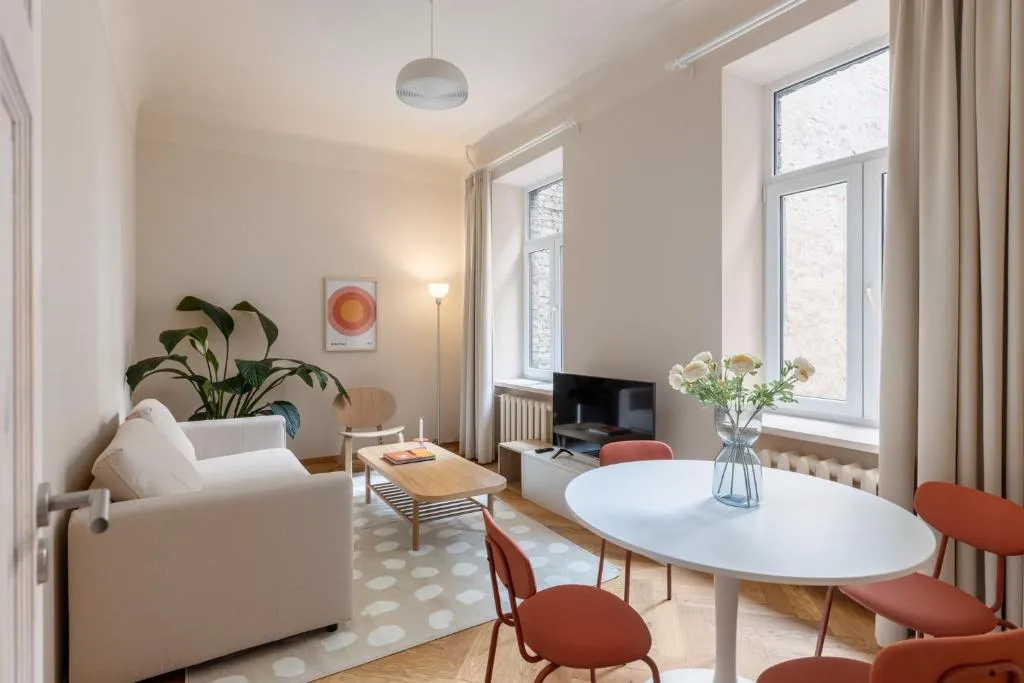 Image 1 of Vibrant 1bd City Centre apartment